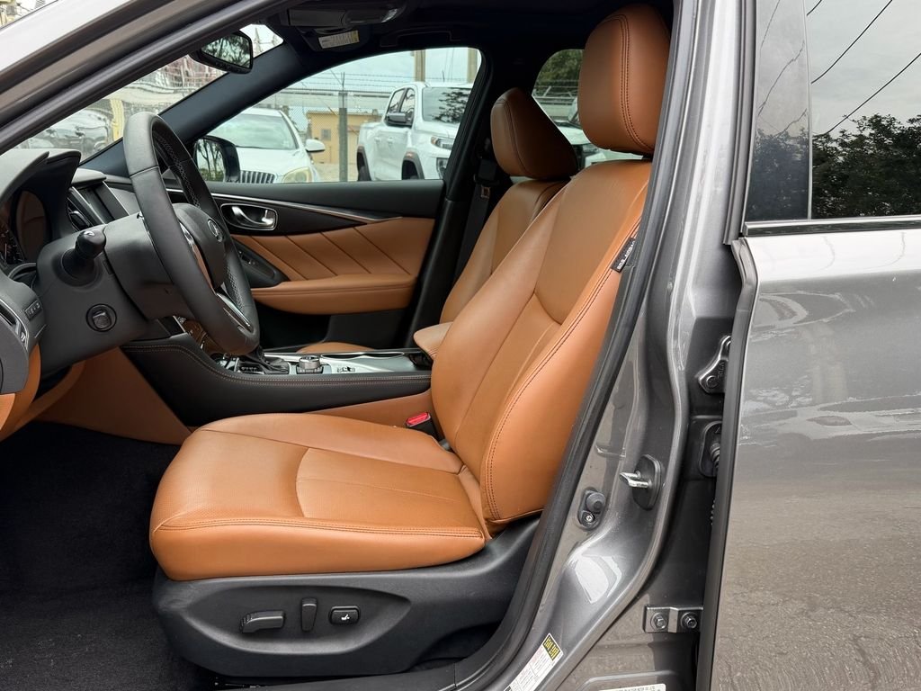 Used 2023 Gray INFINITI SENSORY image 12