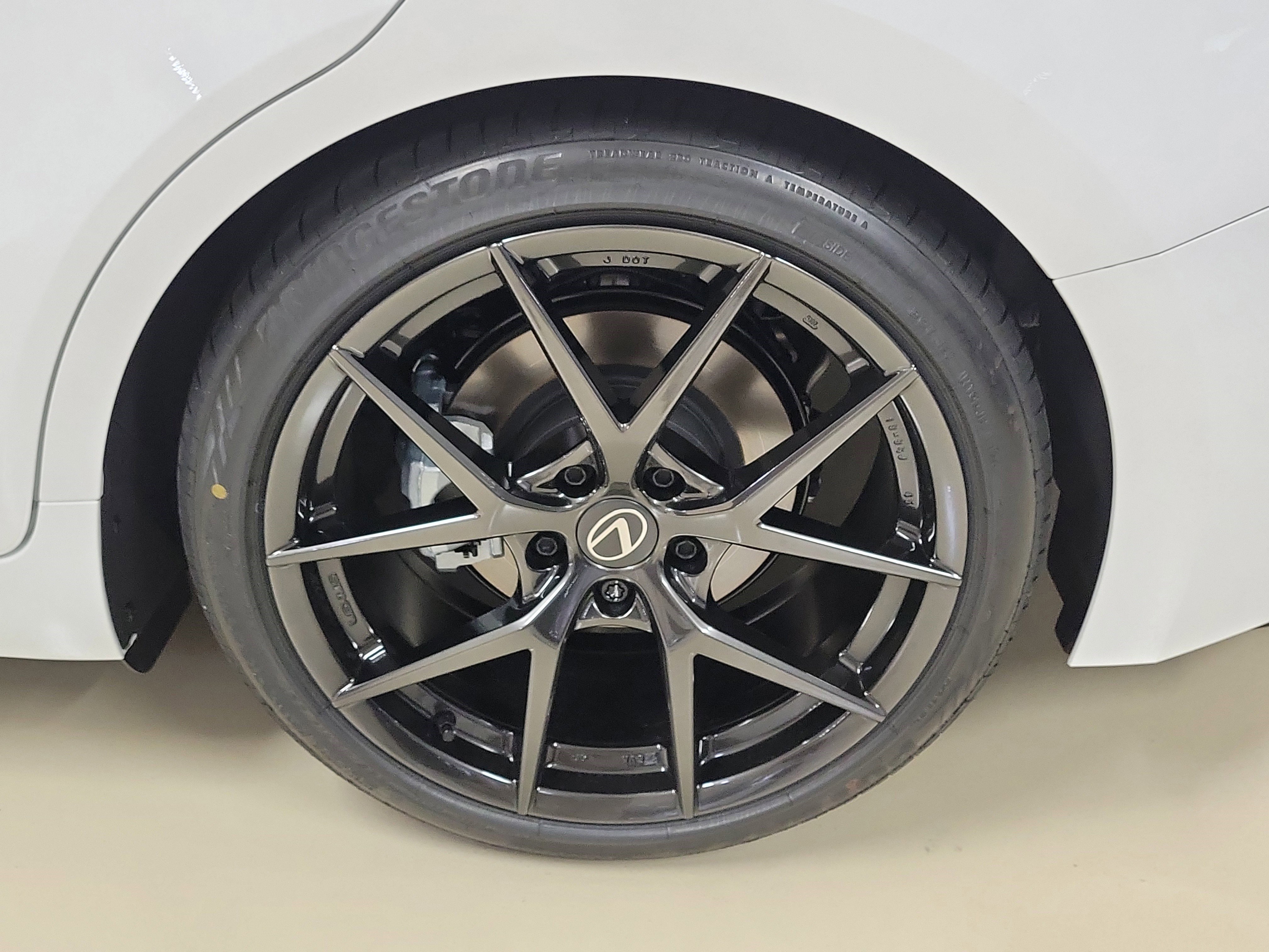 New 2026 Ultra White Lexus F SPORT DESIGN image 5