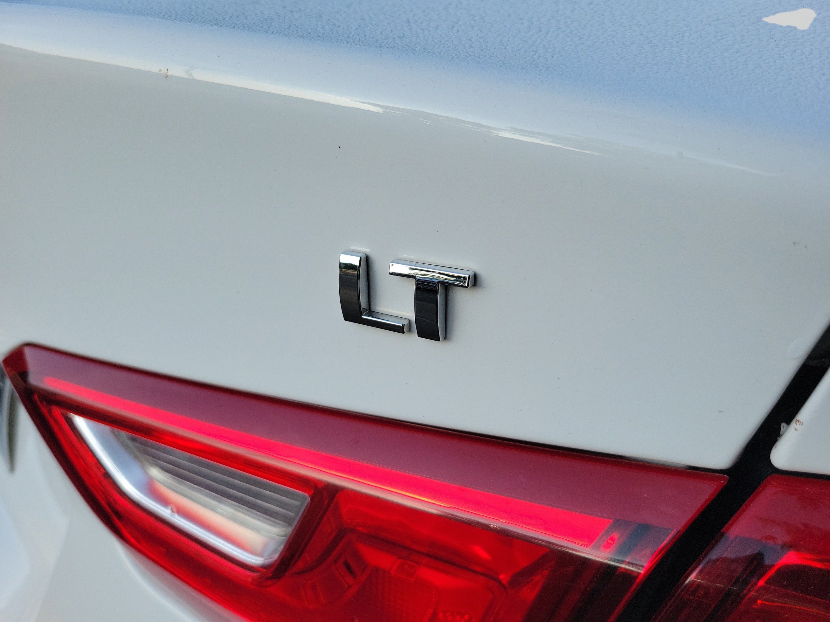 Used 2024 Summit White Chevrolet LT image 29
