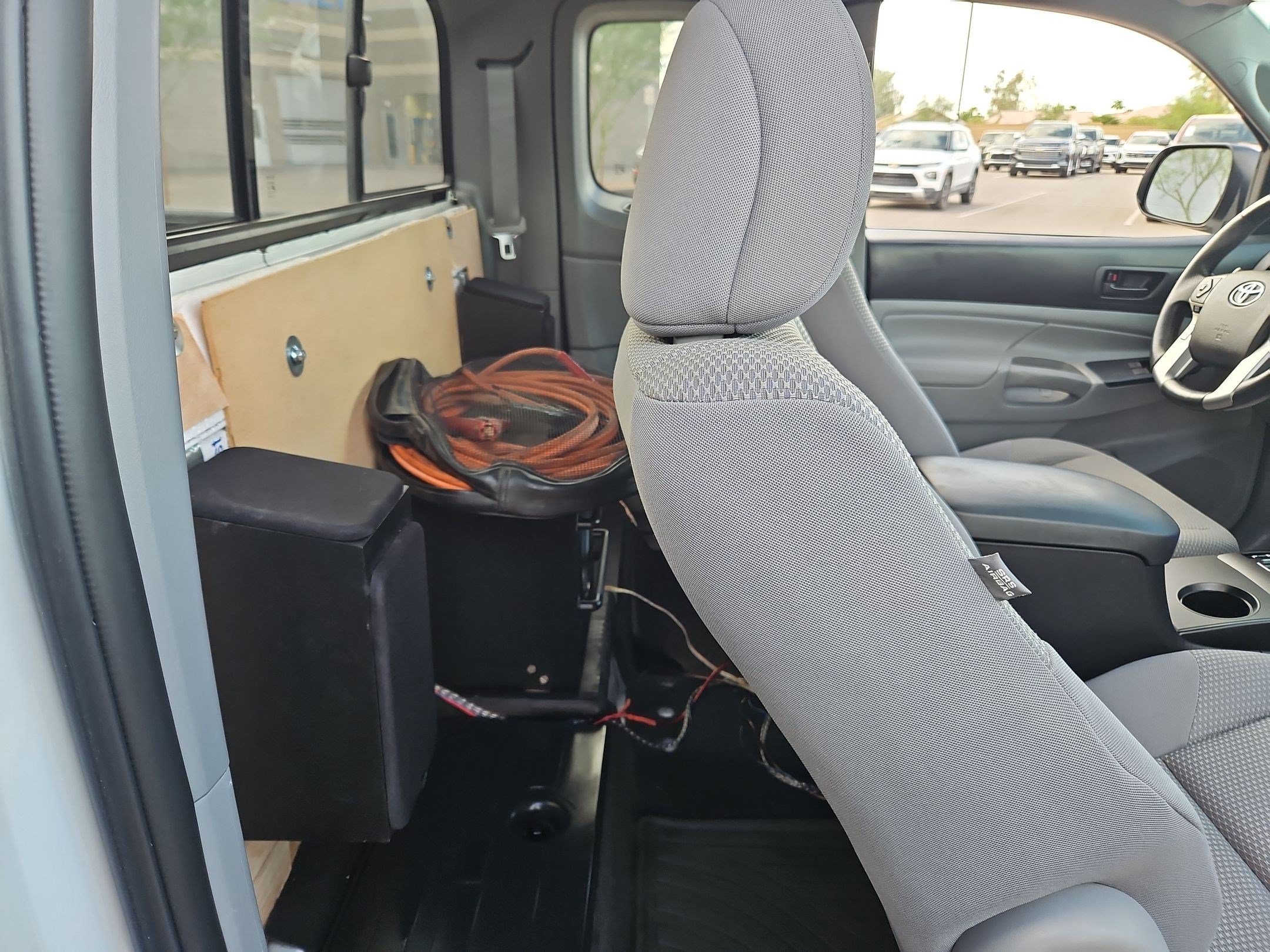 Used 2015 White Toyota BASE image 25