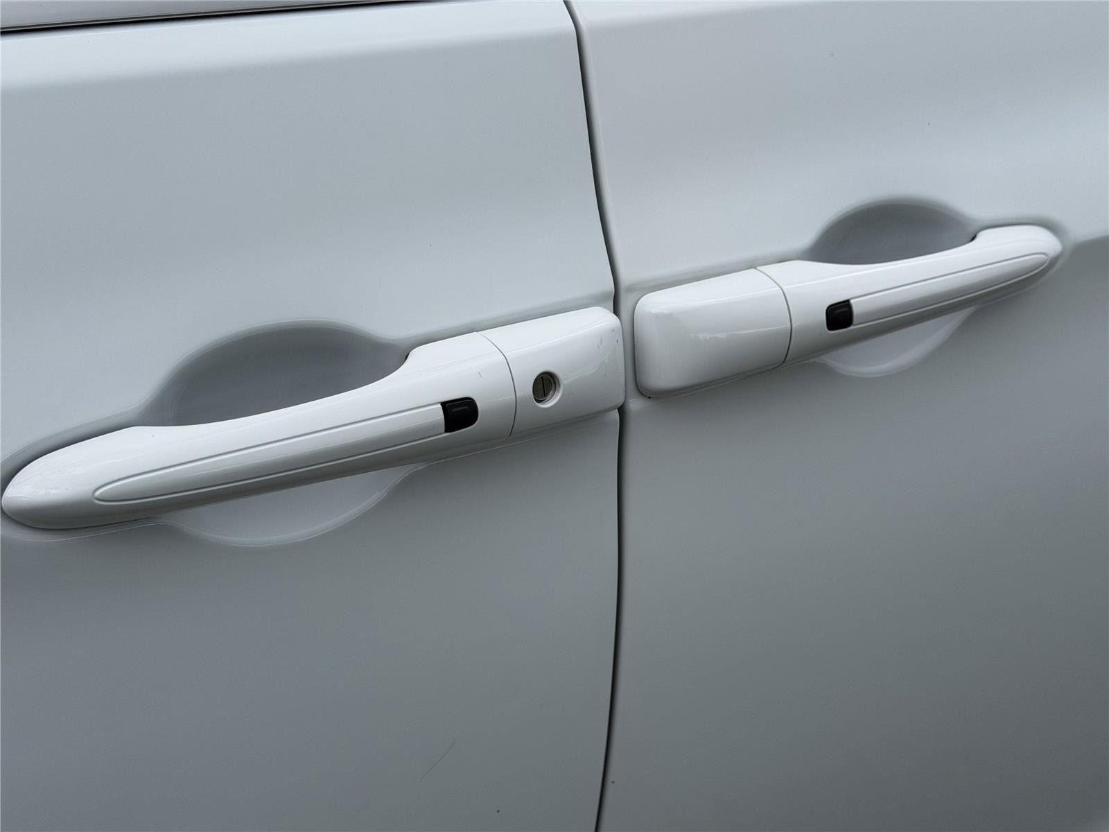 Used 2023 Bright White Clearcoat Chrysler Touring L image 39