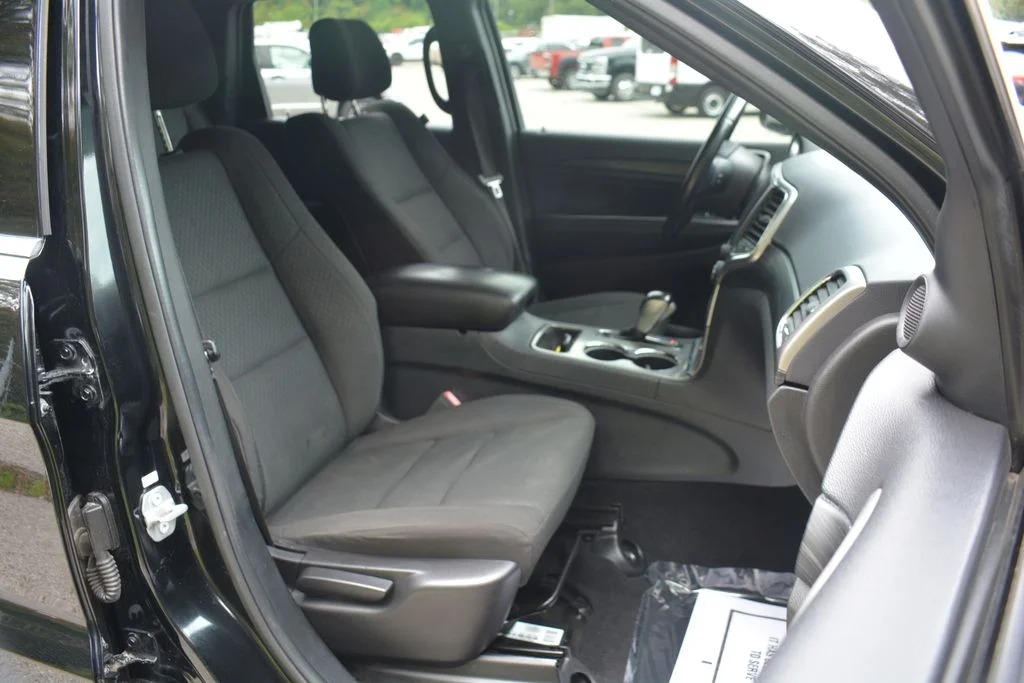 Used 2020 Black Jeep Laredo E image 17