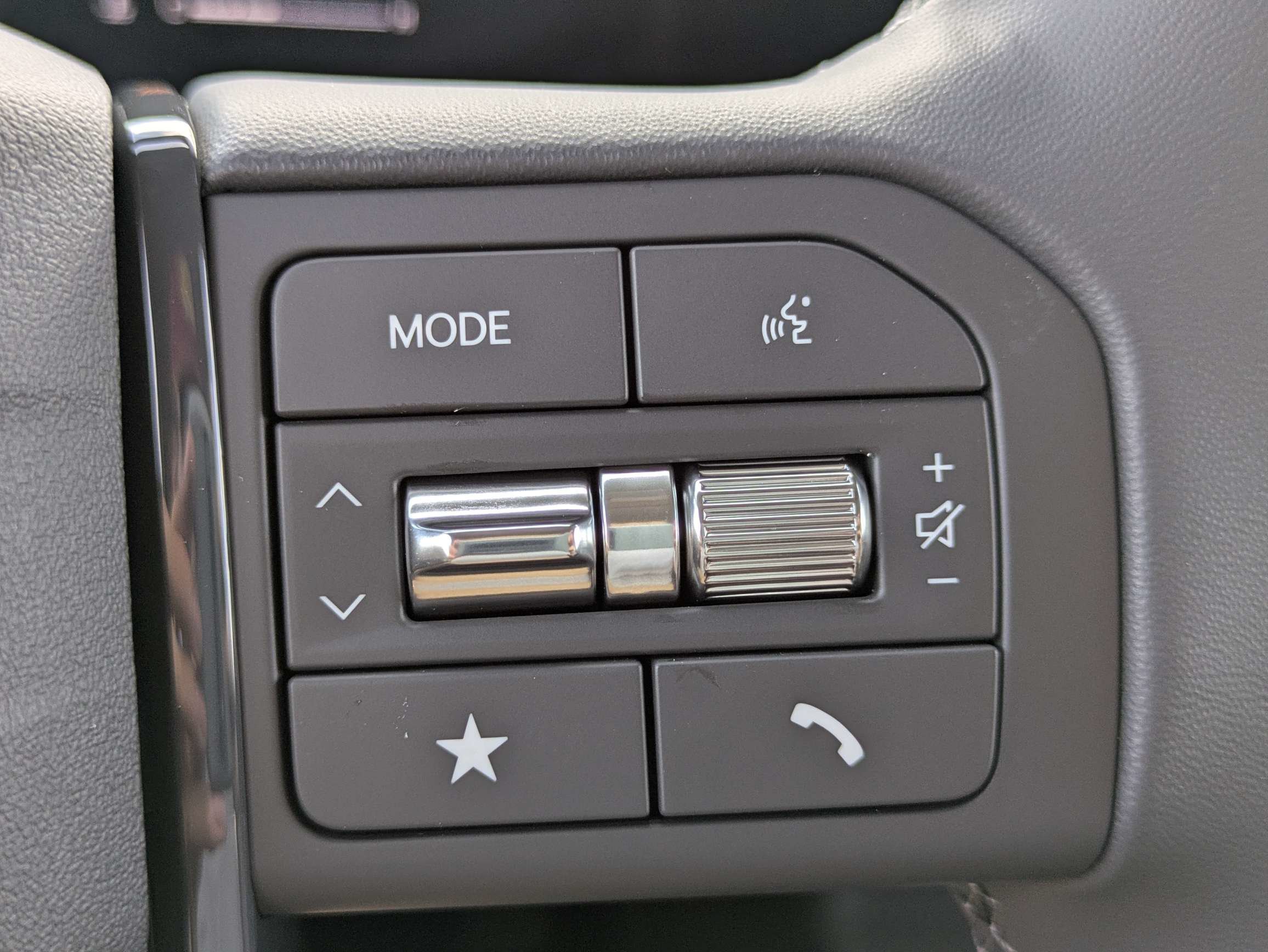 New 2027 Ivory Silver Kia LX image 29