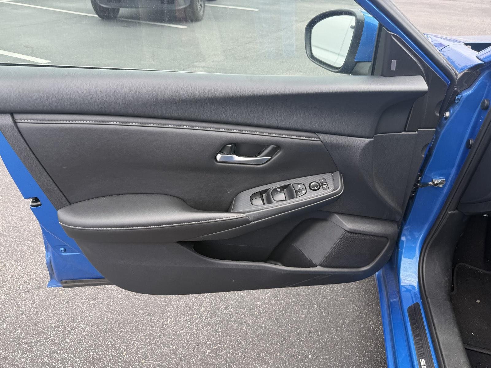 Used 2025 Electric Blue Metallic Nissan SV image 10