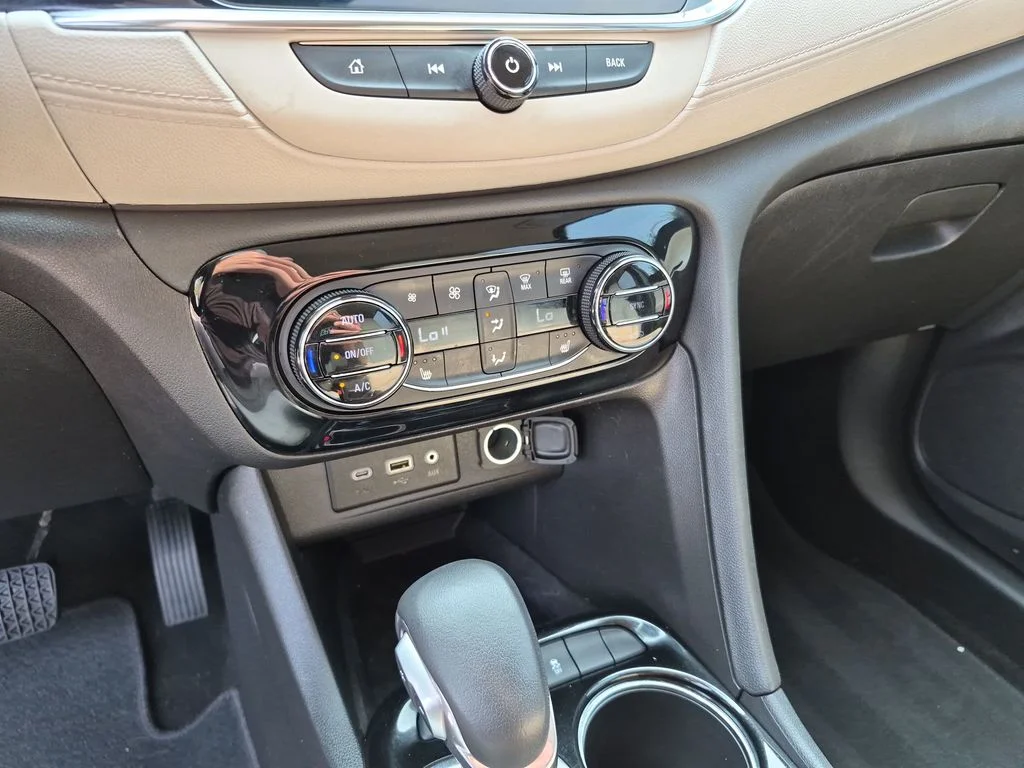 Used 2023 White Buick Select image 27