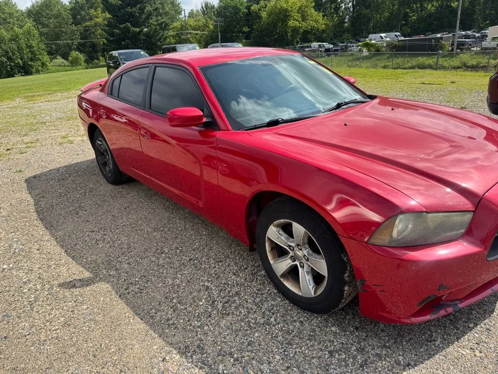Used 2012 Red Dodge SE image 9