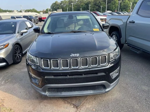 Used 2018 Black Jeep Latitude image 2