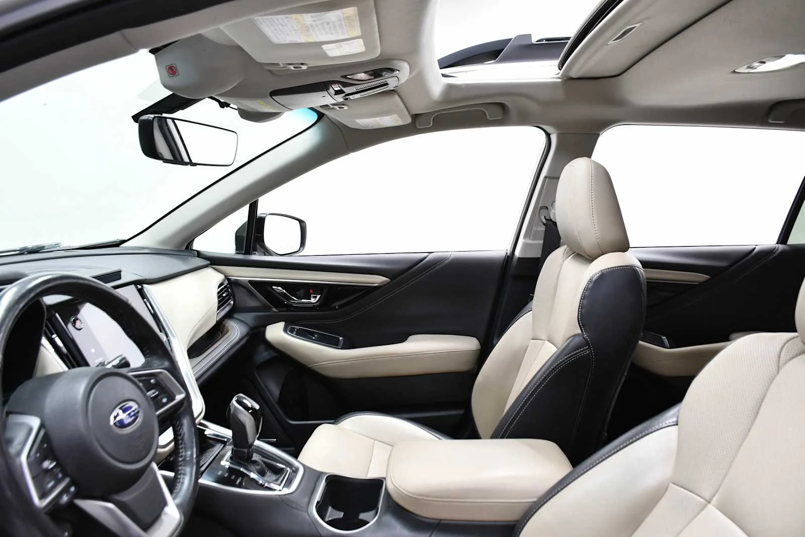 Used 2022 Crystal White Pearl Subaru Limited image 12