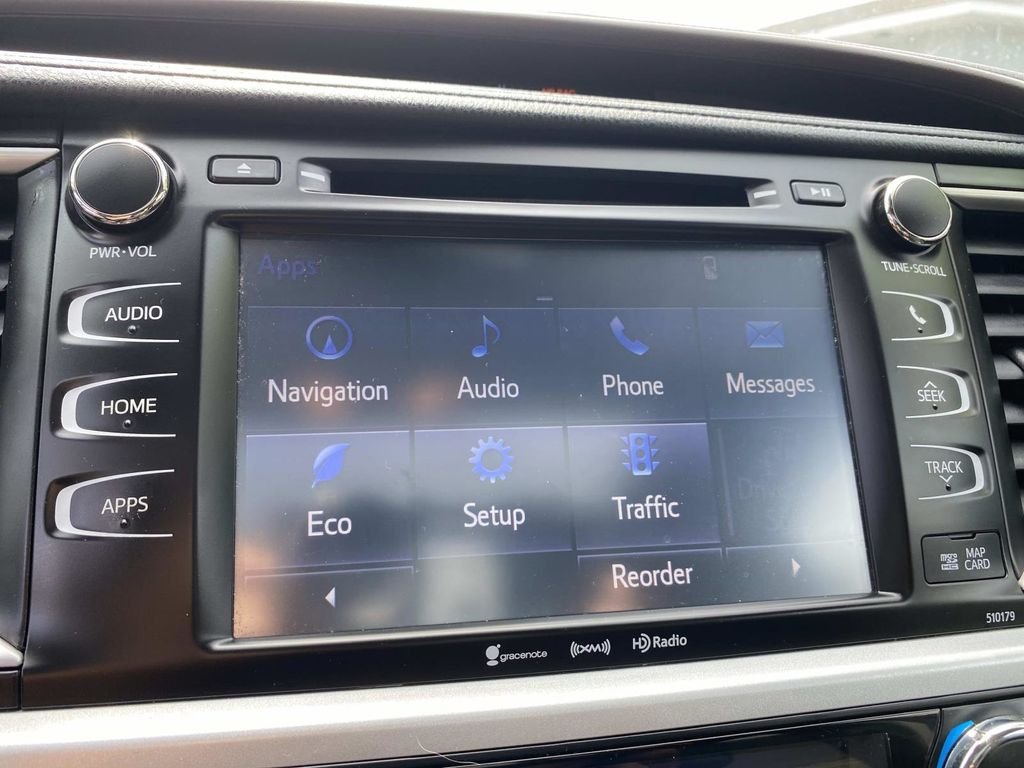Used 2017 White Toyota XLE image 34