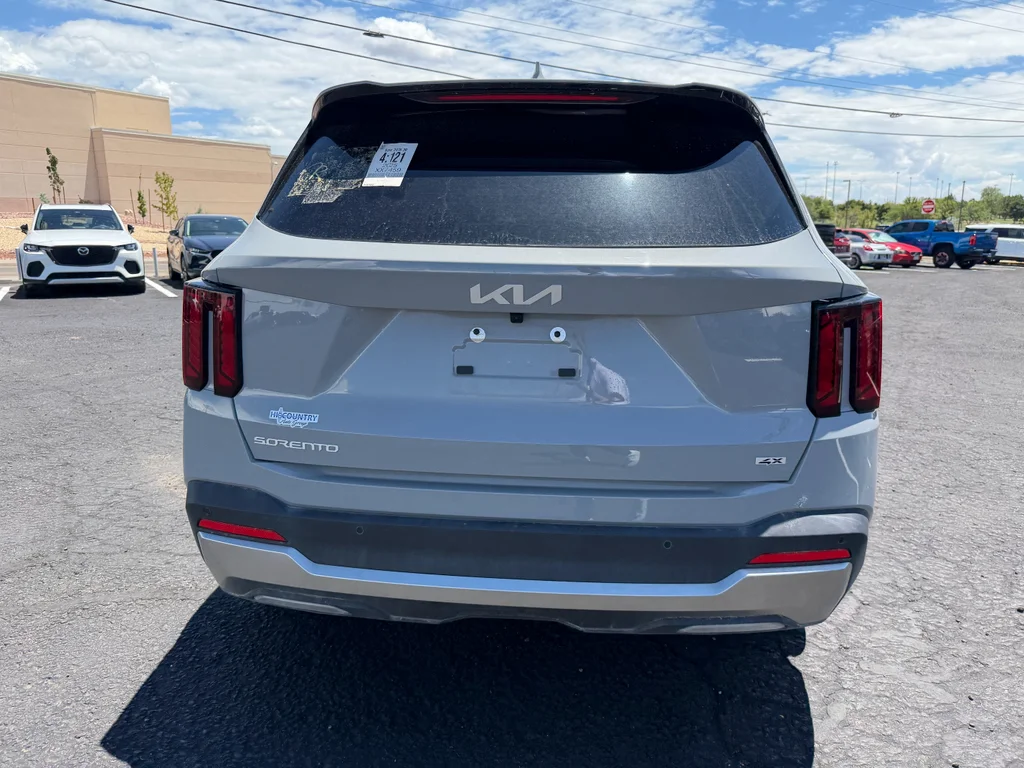 Used 2025 Wolf Gray Kia S image 3