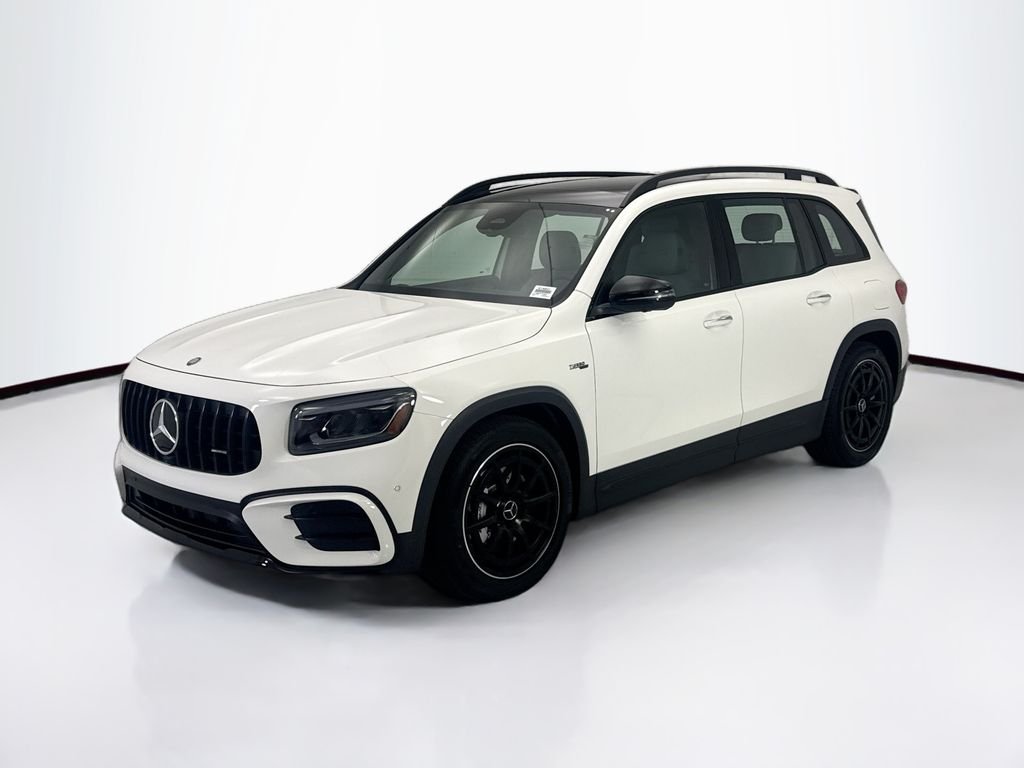 2026 Mercedes-Benz GLB GLB 35 AMG 4MATIC's photo