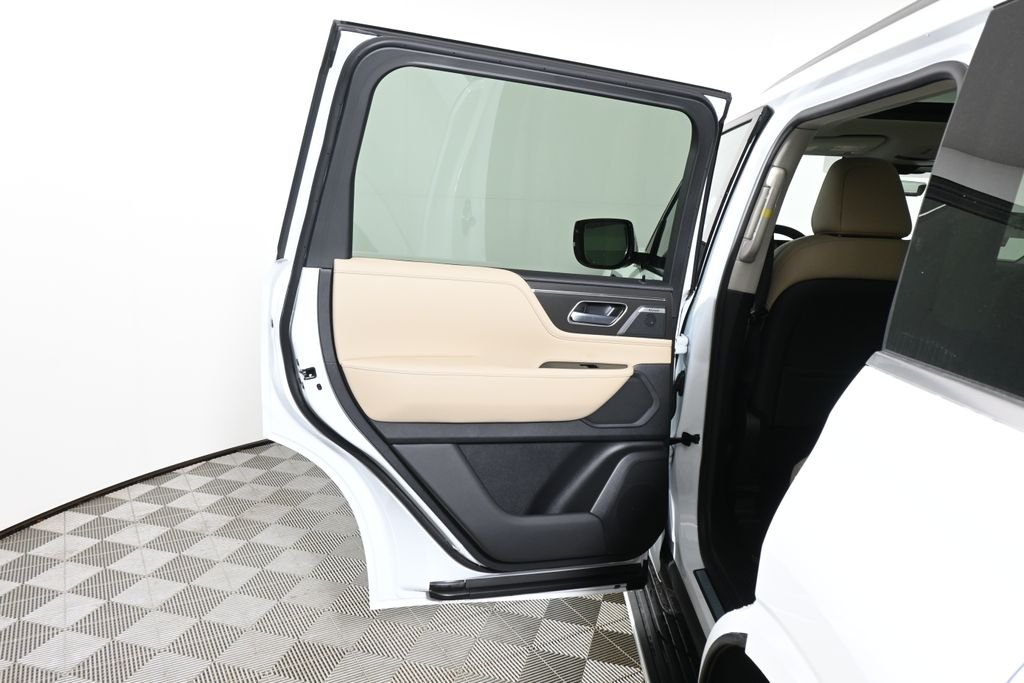 New 2026 RADIANT WHITE INFINITI Pure 4WD image 33