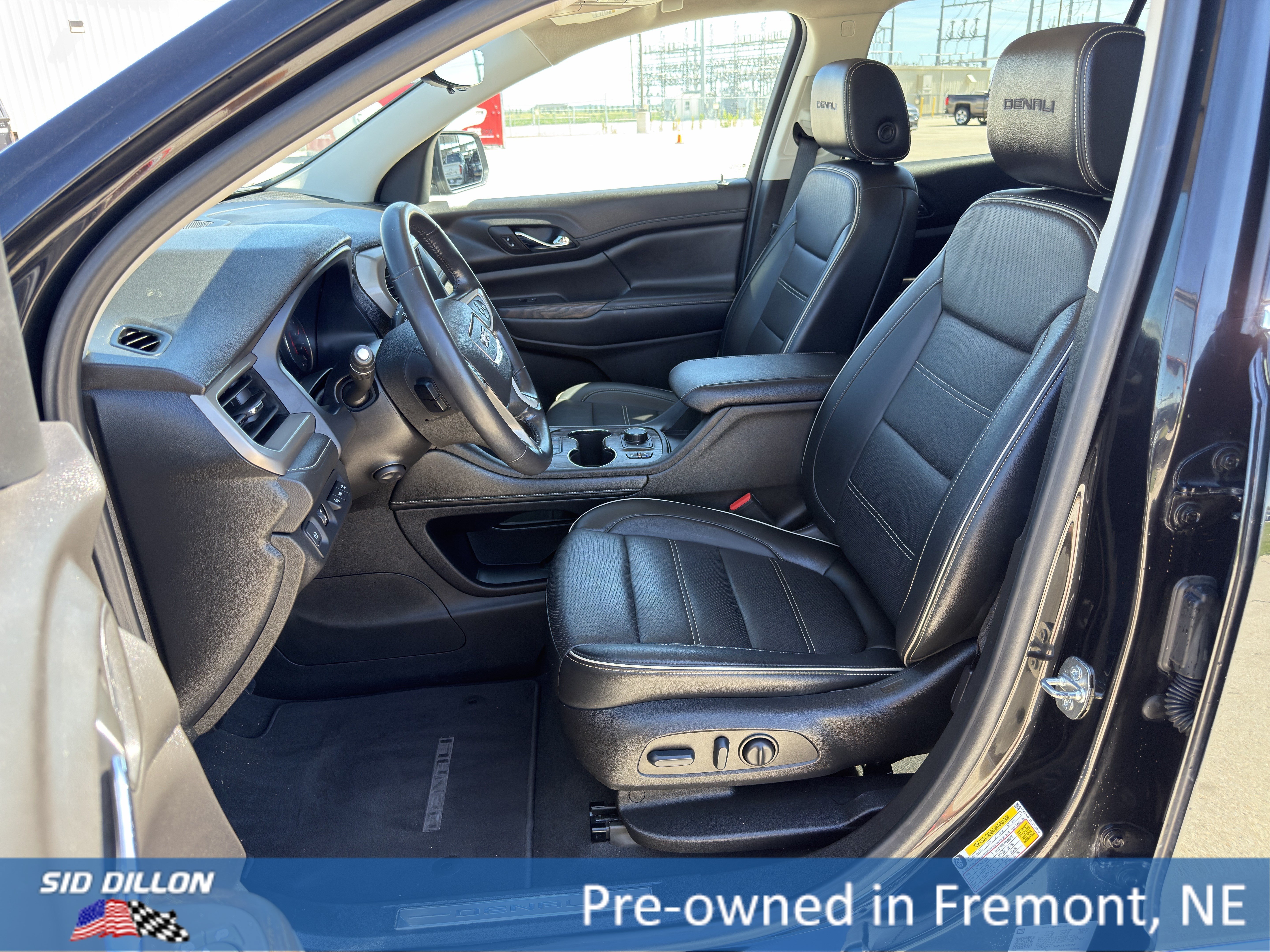 Used 2022 Ebony Twilight Metallic GMC Denali image 15