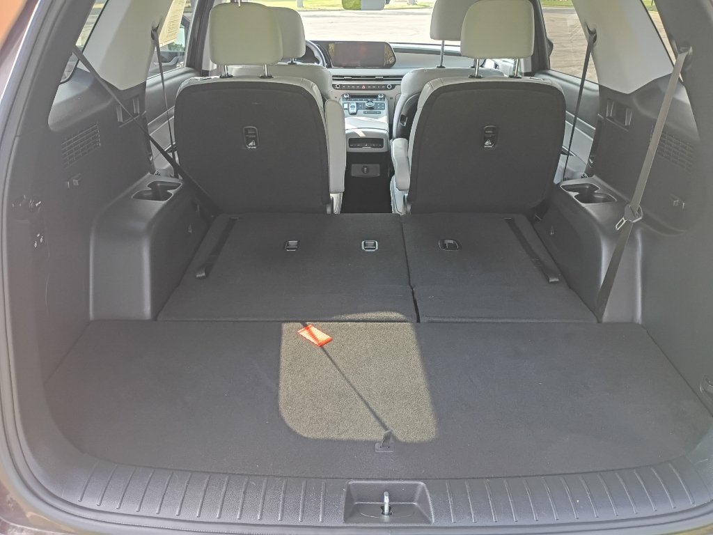 Used 2025  Hyundai SEL image 35
