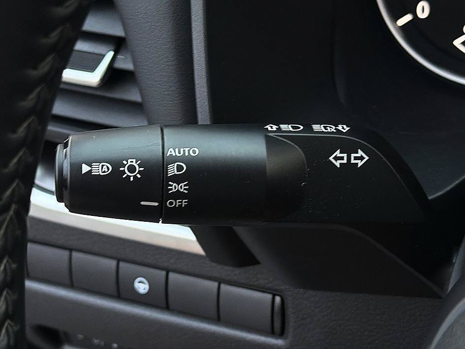 Used 2025 Gun Metallic Nissan SV image 19