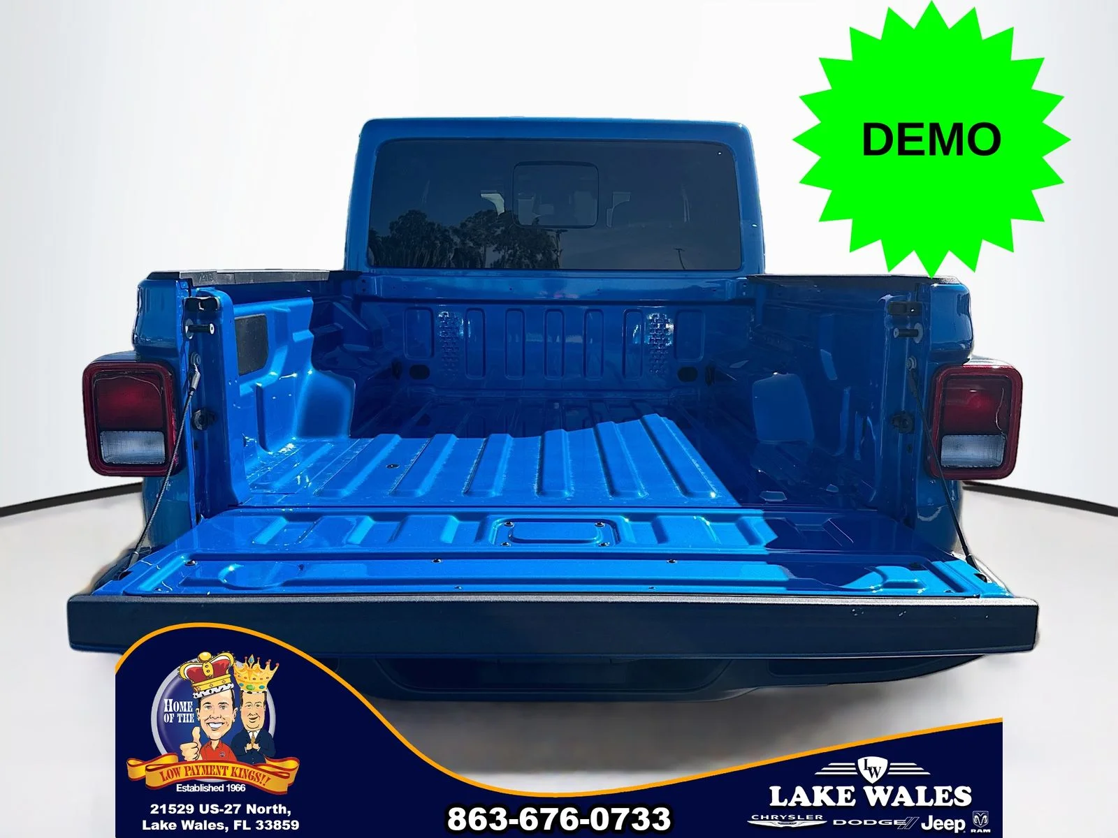 New 2026 Hydro Blue Pearl-Coat Exterior Paint Jeep  image 24
