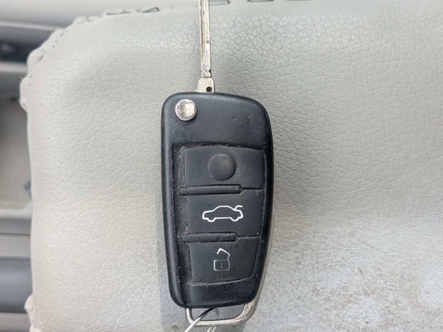 Used 2006 Silver Audi 2.0T image 30