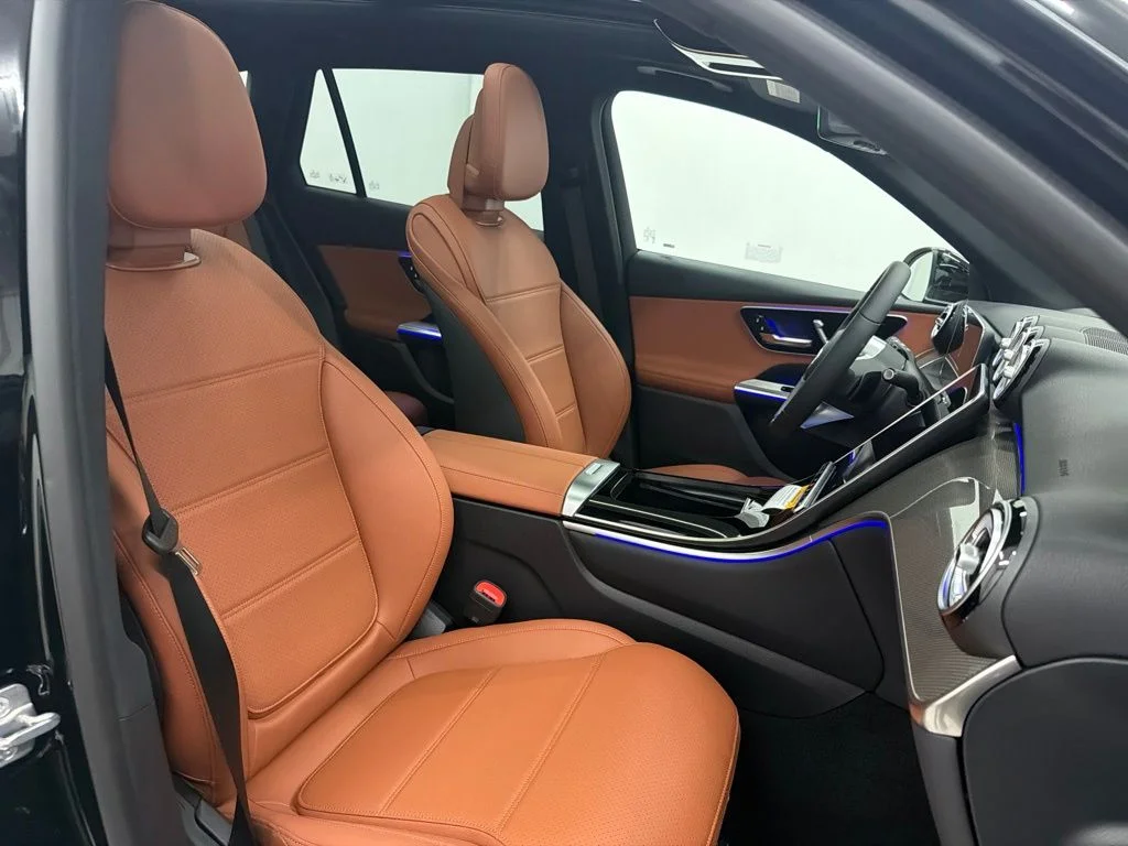 New 2027 Black Mercedes-Benz GLC 300 image 32
