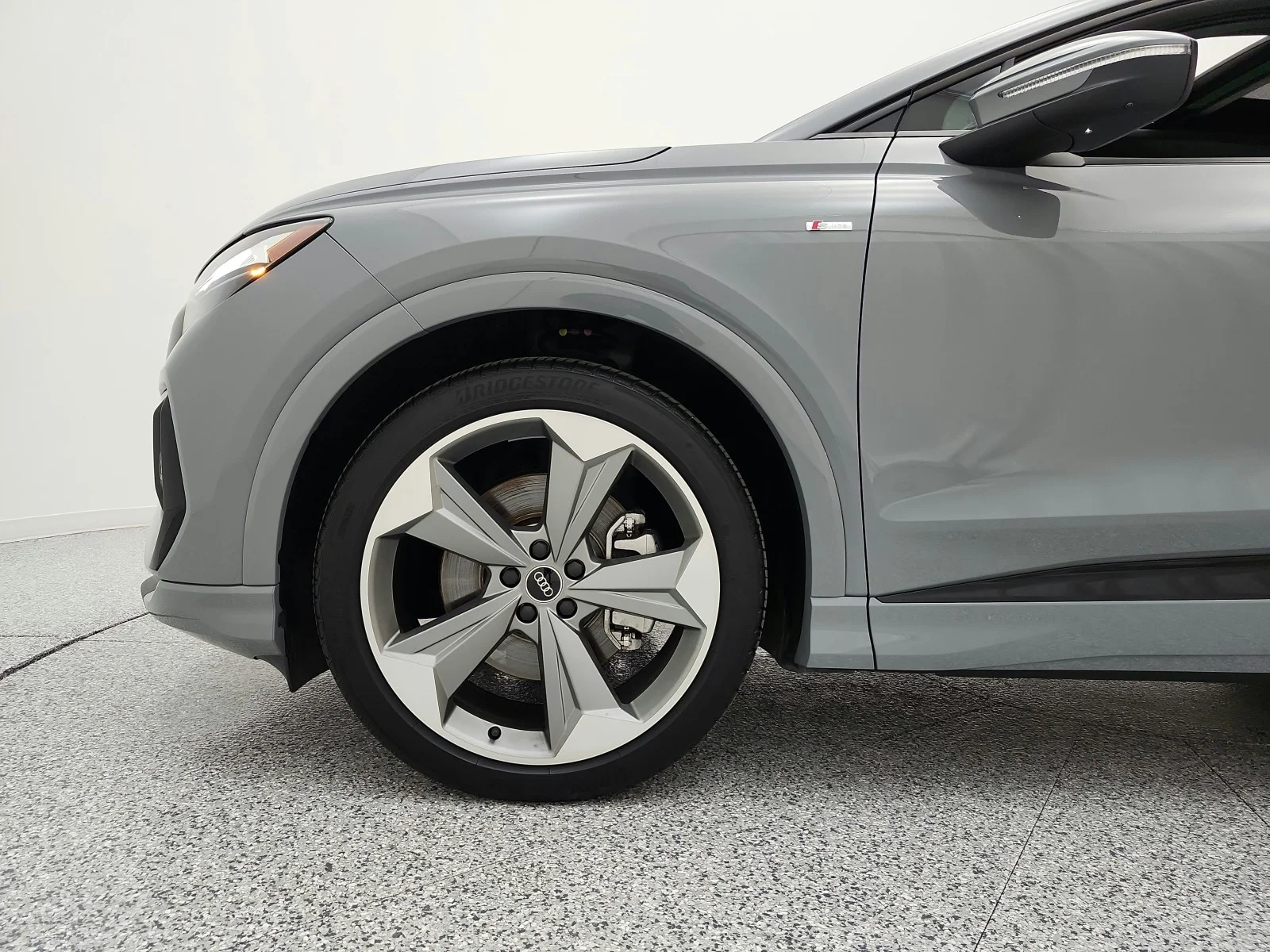 Used 2025 Pebble Gray Audi Premium Plus 55 quattro image 17