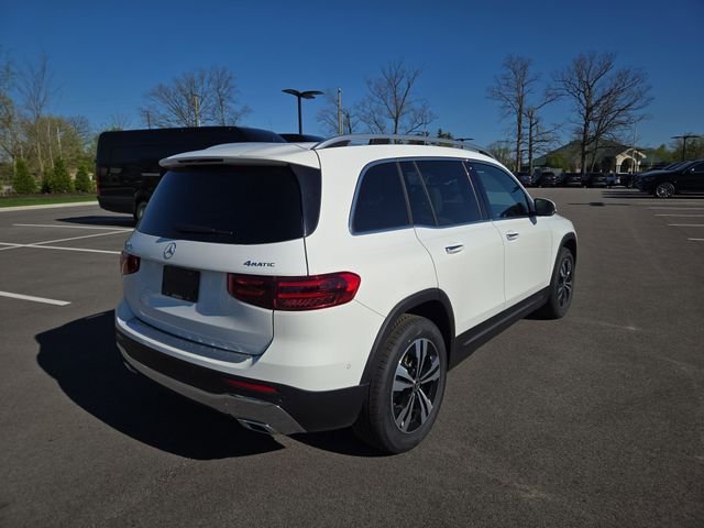 New 2026 Polar White Mercedes-Benz GLB250 image 3
