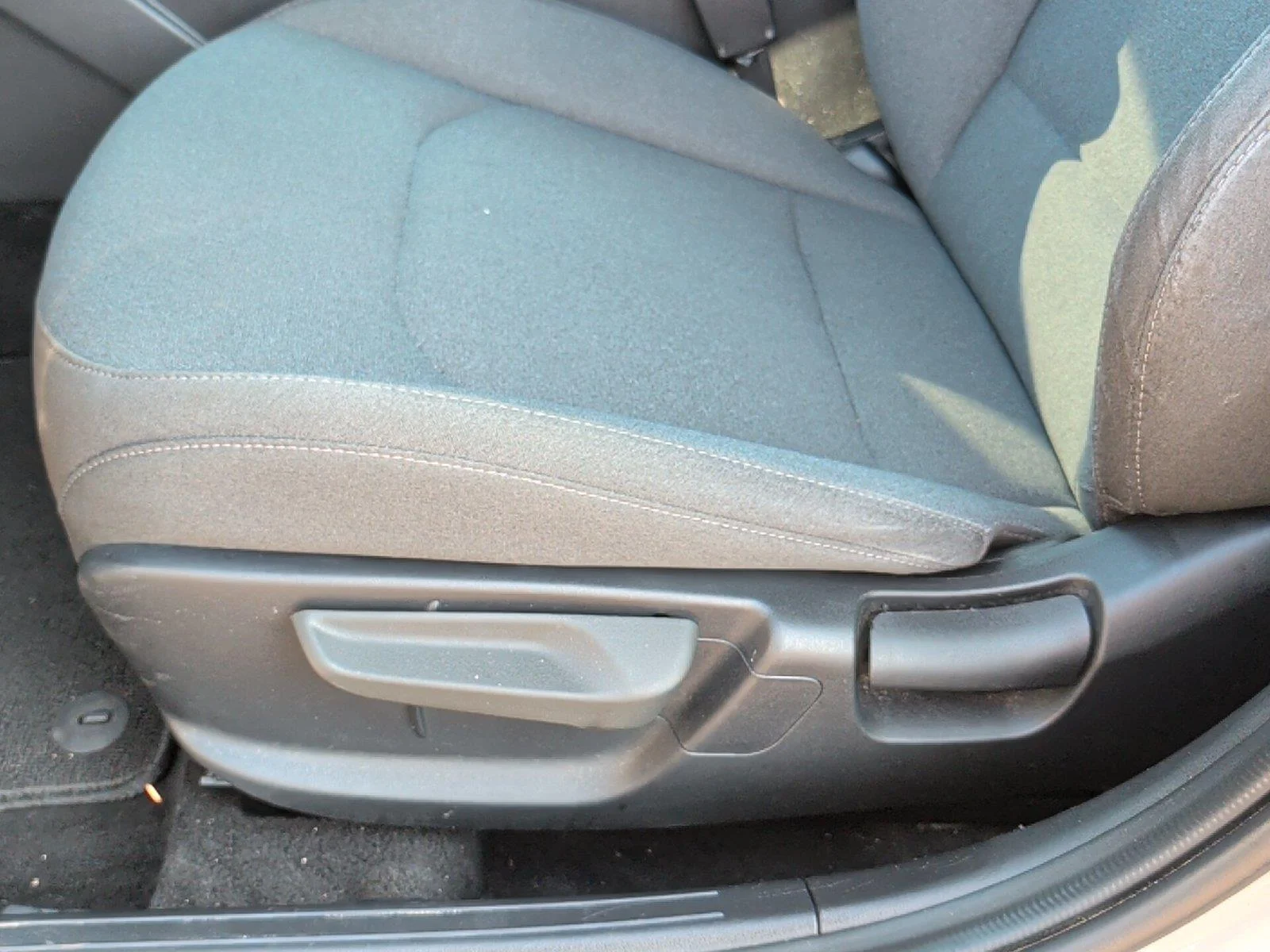 Used 2025 Steel Gray Kia LXS image 11