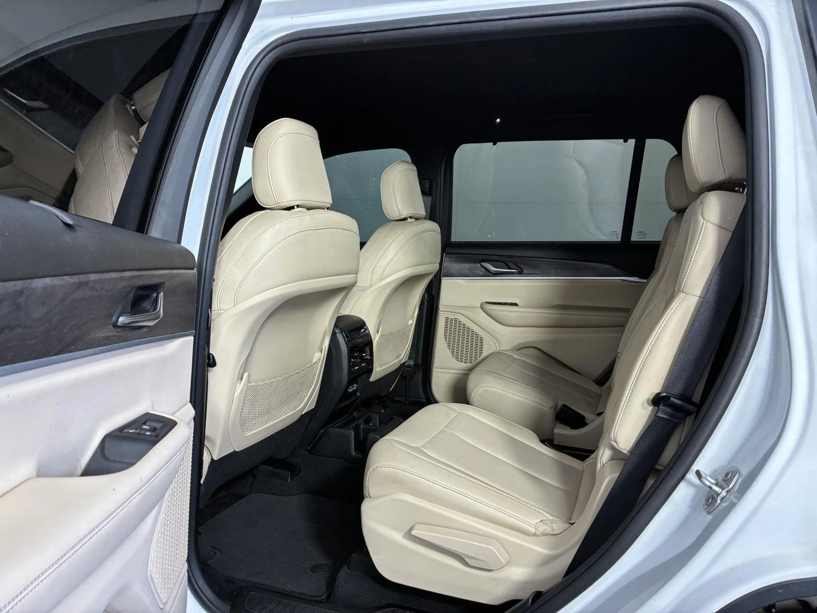 Used 2023 Bright White Clearcoat Jeep Limited image 21