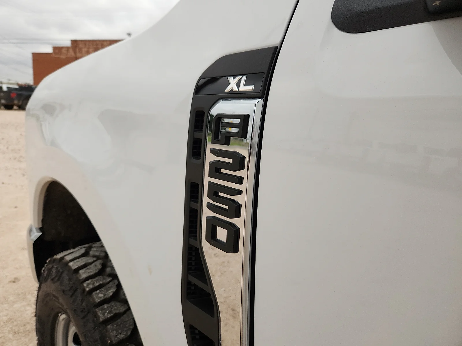 New 2026 Oxford White Ford F-250® XL image 10