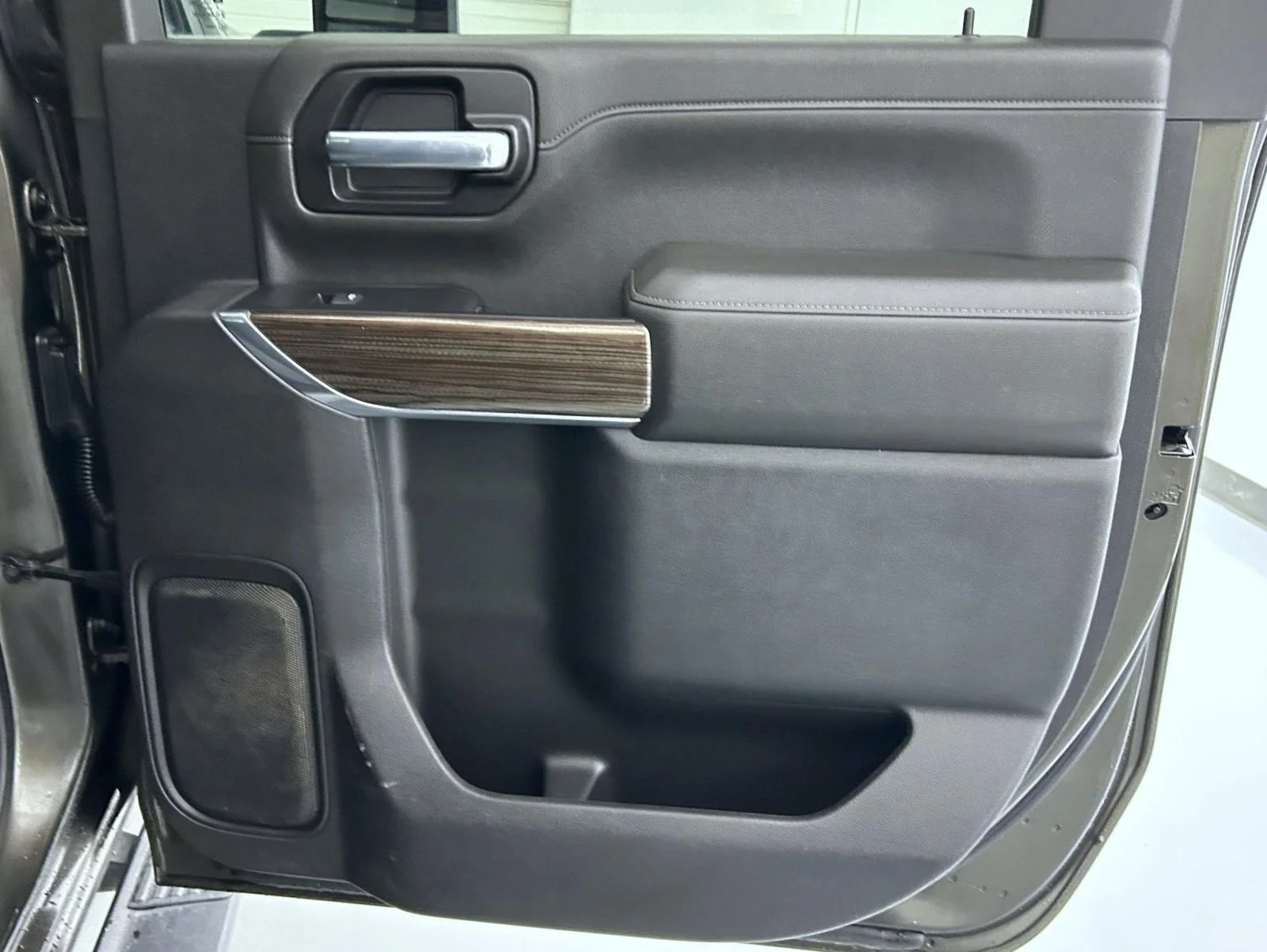 Used 2022 Green Chevrolet LT image 17