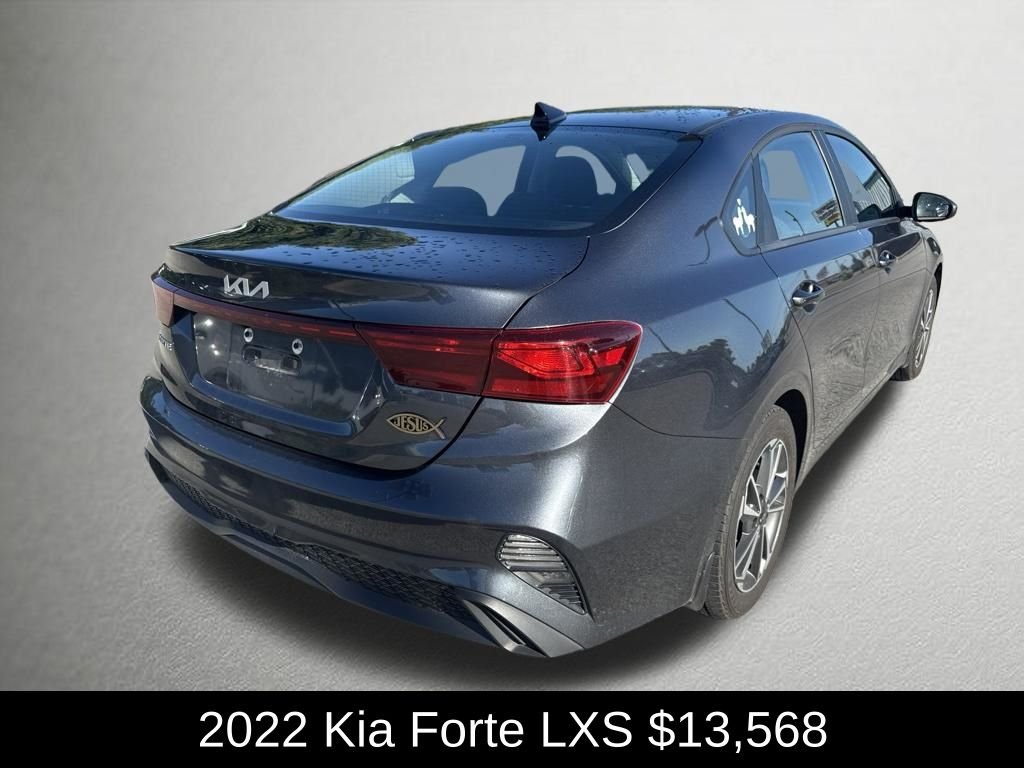 Used 2022 Gray Kia LXS image 3