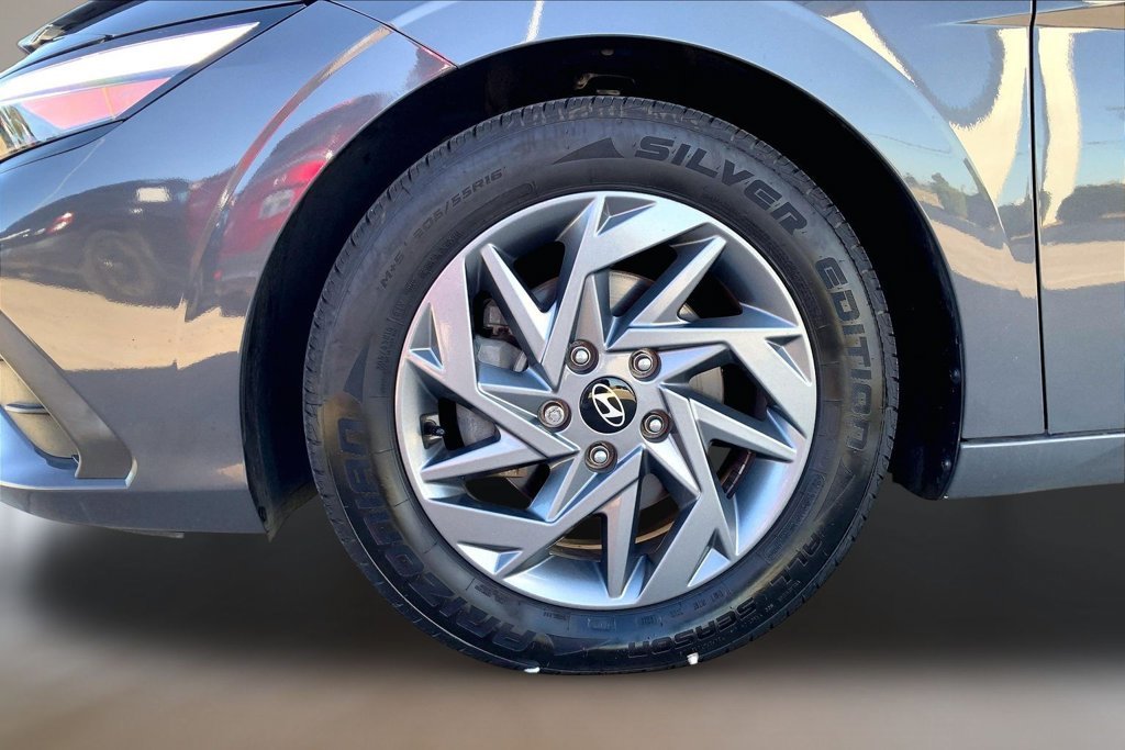 Used 2024 Ecotronic Gray Hyundai SEL image 9