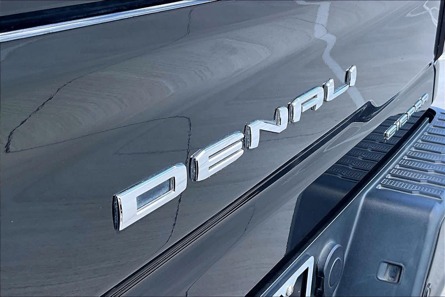 Used 2021 Onyx Black GMC Denali image 28