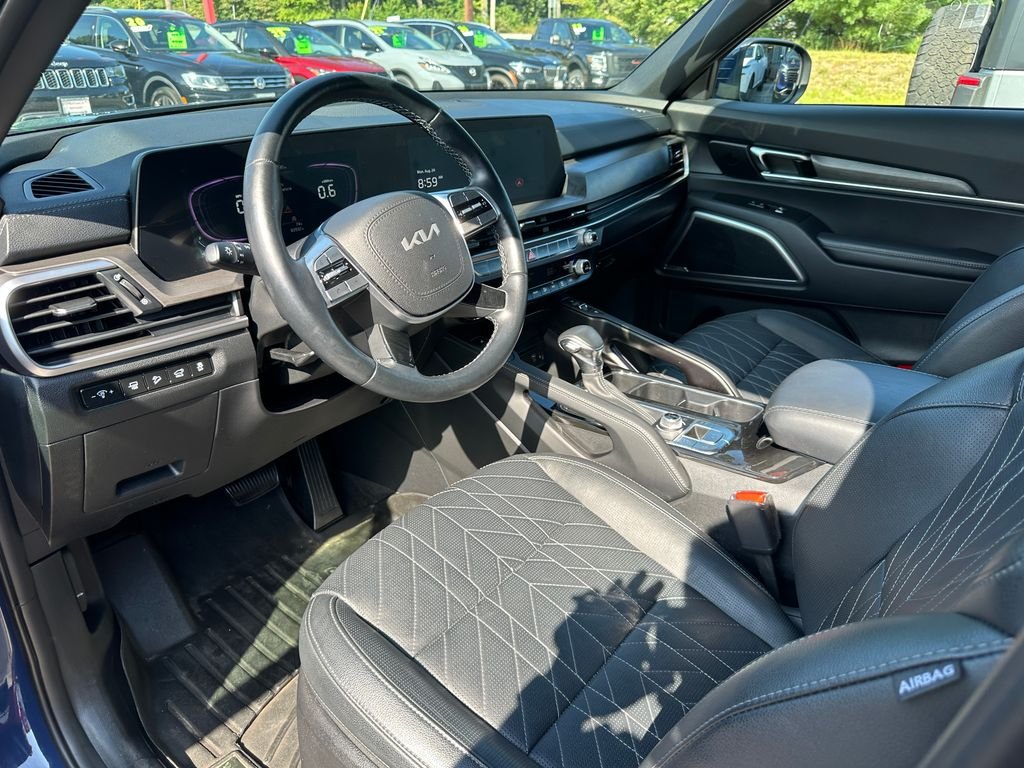 Used 2024 Black Kia EX X-Line image 15