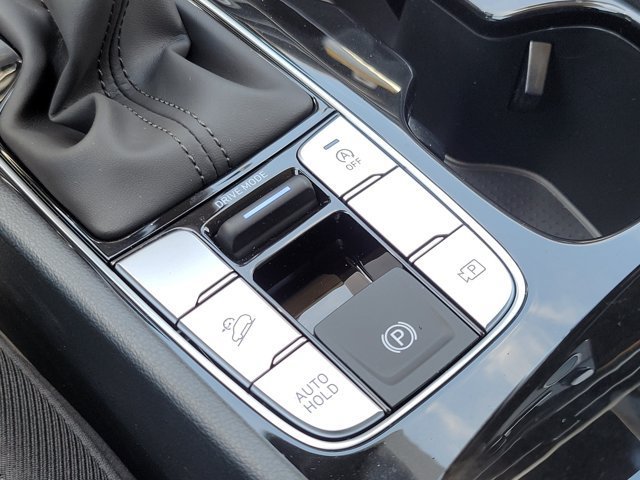 New 2026 Silver Hyundai SEL Plus FWD image 18