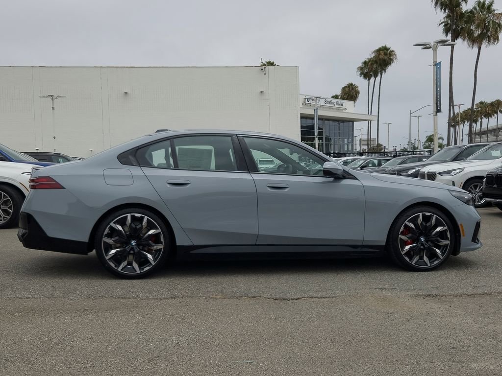 New 2027 Brooklyn Grey Metallic BMW 550e xDrive image 4