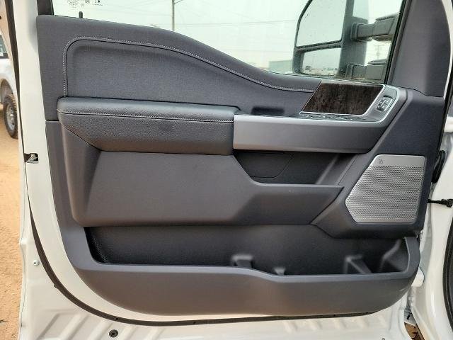 New 2026 Star White Metallic Tri-Coat Ford F-250® Lariat® image 43