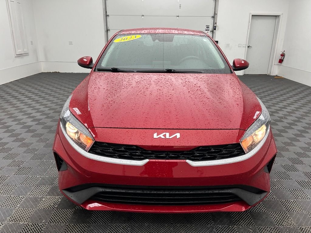 Used 2023 Currant Red Kia LXS image 14