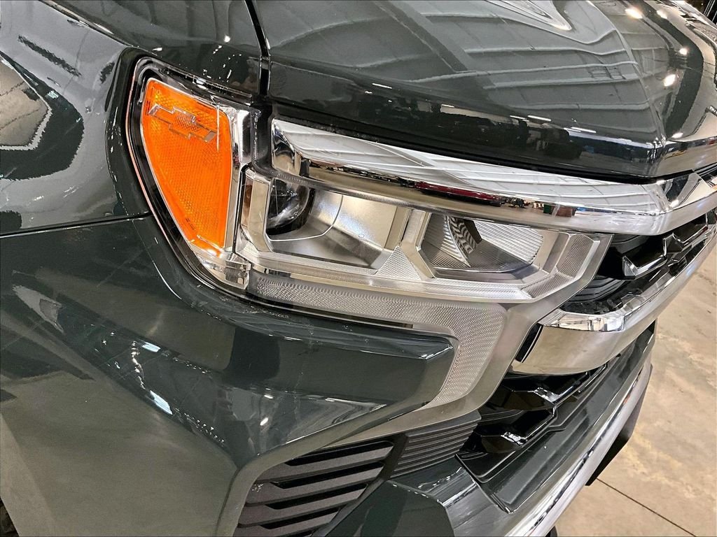 Used 2025 Gray Chevrolet LT image 34