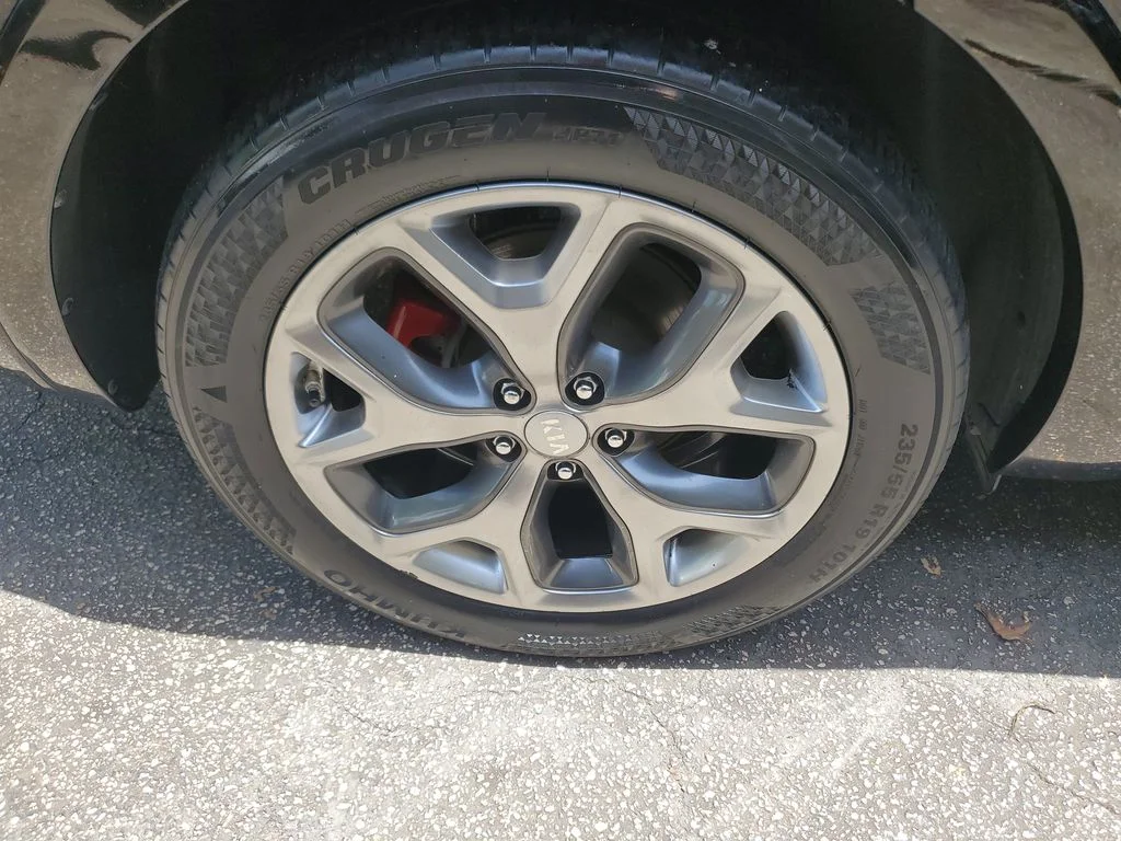 Used 2017 Black Kia SX image 5