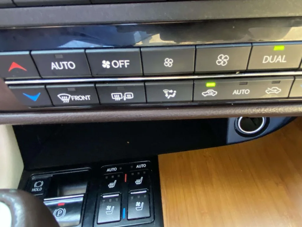 Used 2018 Obsidian Lexus Base image 28