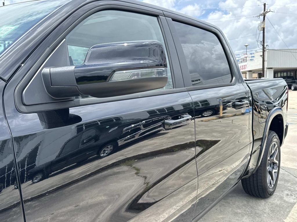 New 2026 Diamond Black Crystal Pearl-Coat Exterior Paint RAM Laramie image 8