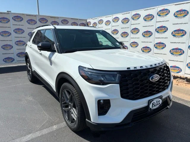 New 2026 Star White Metallic Tri-Coat Ford ST image 2