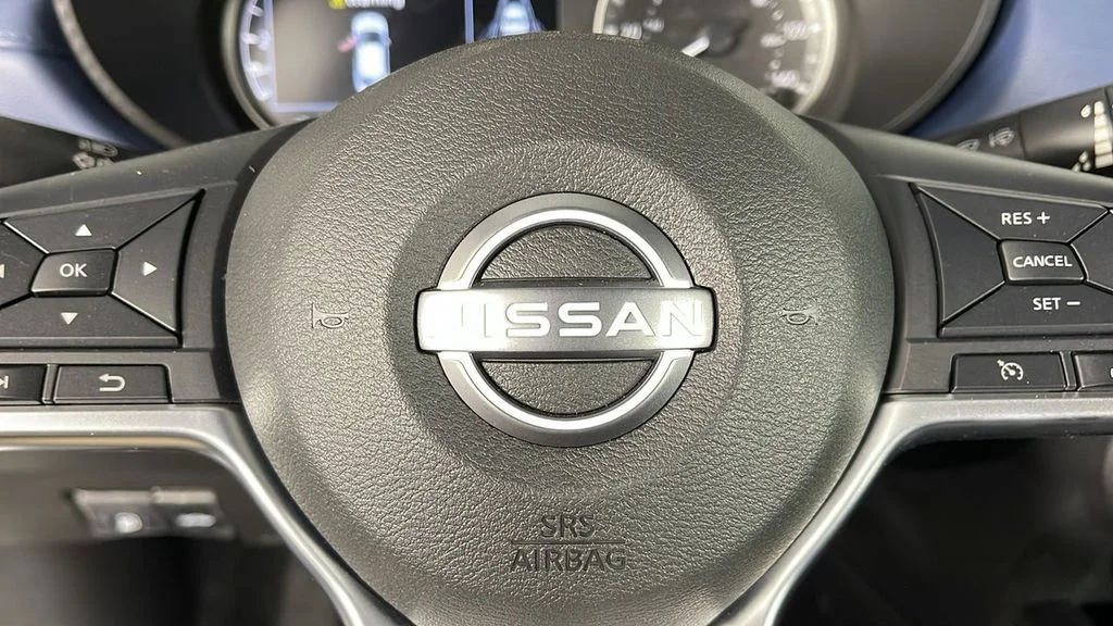 Used 2025 Silver Nissan 1.6 SV image 25