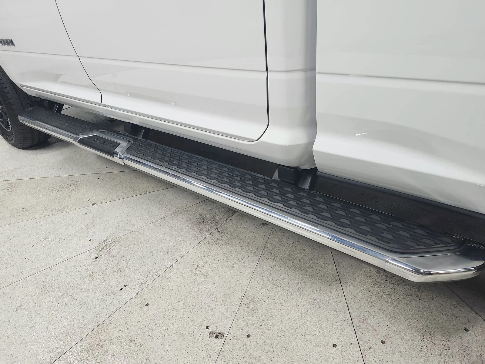Used 2025 White Ram Laramie image 49