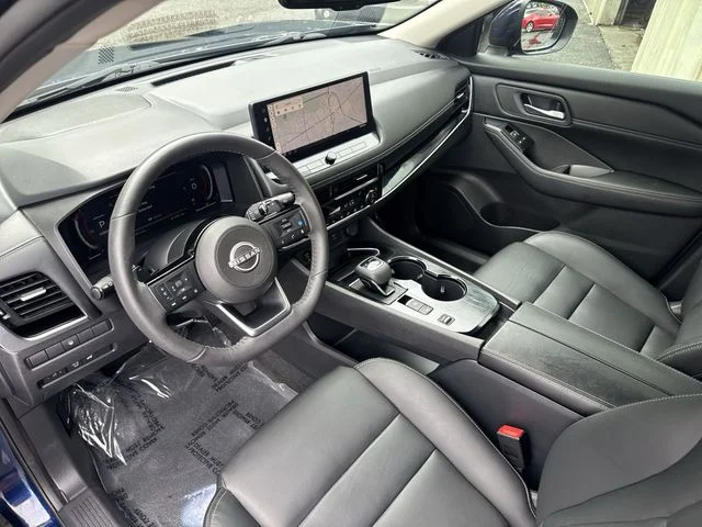 Used 2024 Blue Nissan SL image 16
