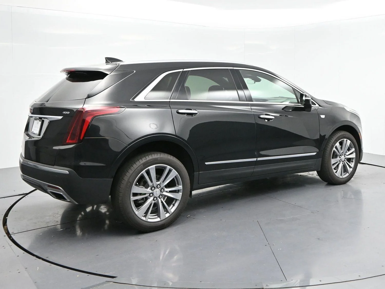 Used 2025 Stellar Black Metallic Cadillac Premium Luxury image 7