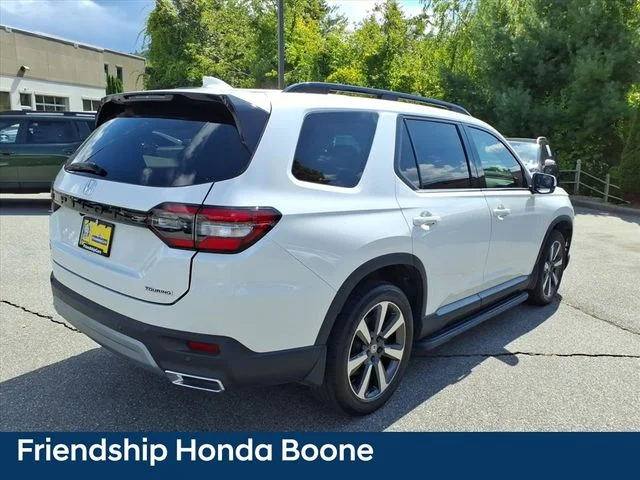 Used 2025 White Honda Touring image 12