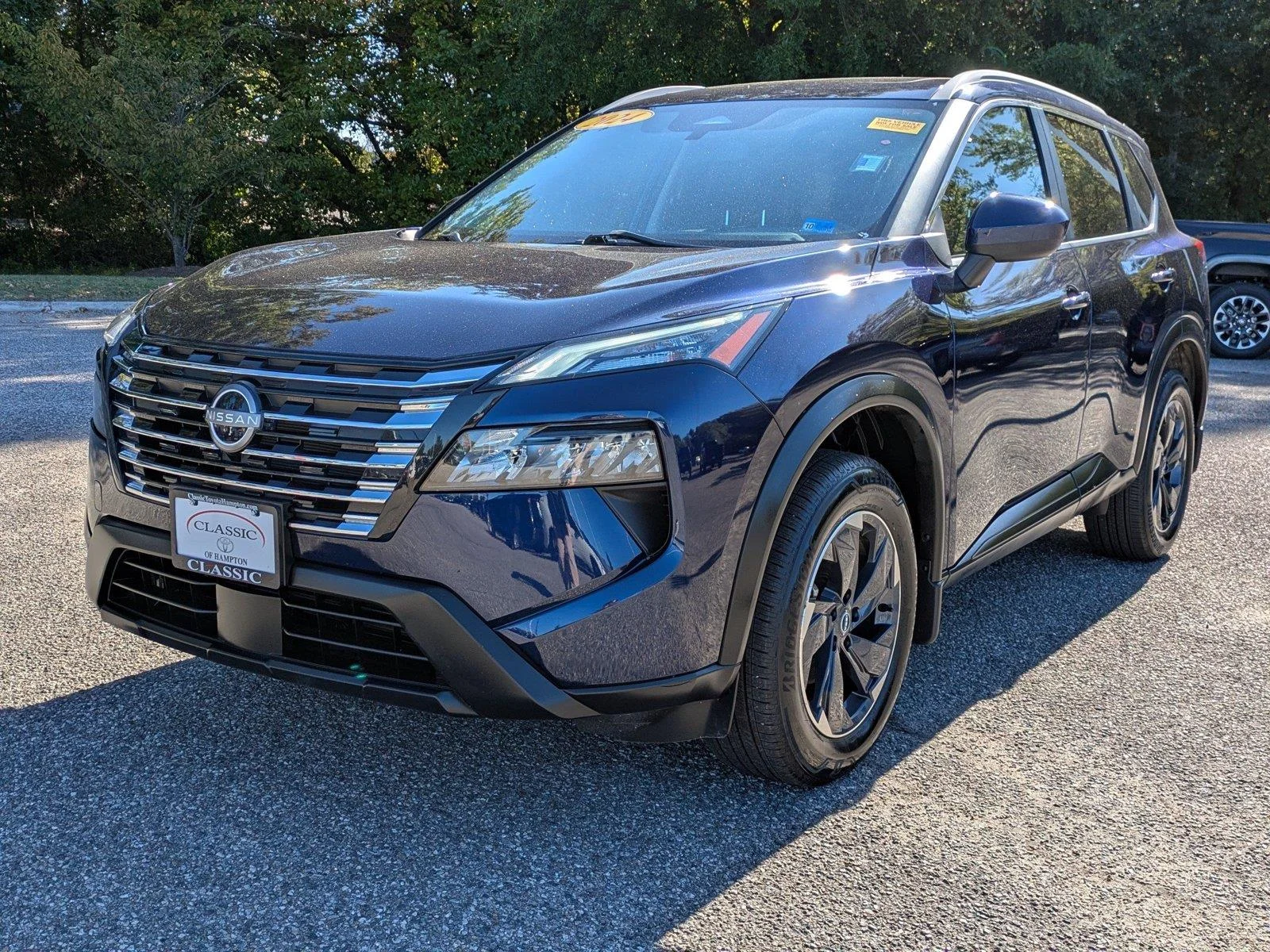 Used 2024 Deep Ocean Blue Pearl Nissan SV image 8