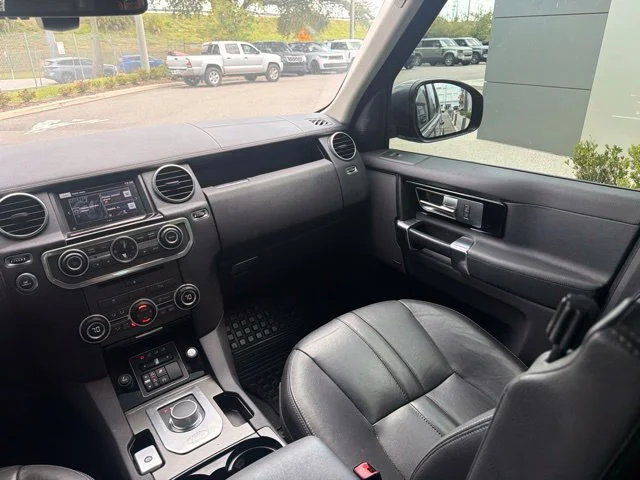 Used 2016  Land Rover HSE image 10