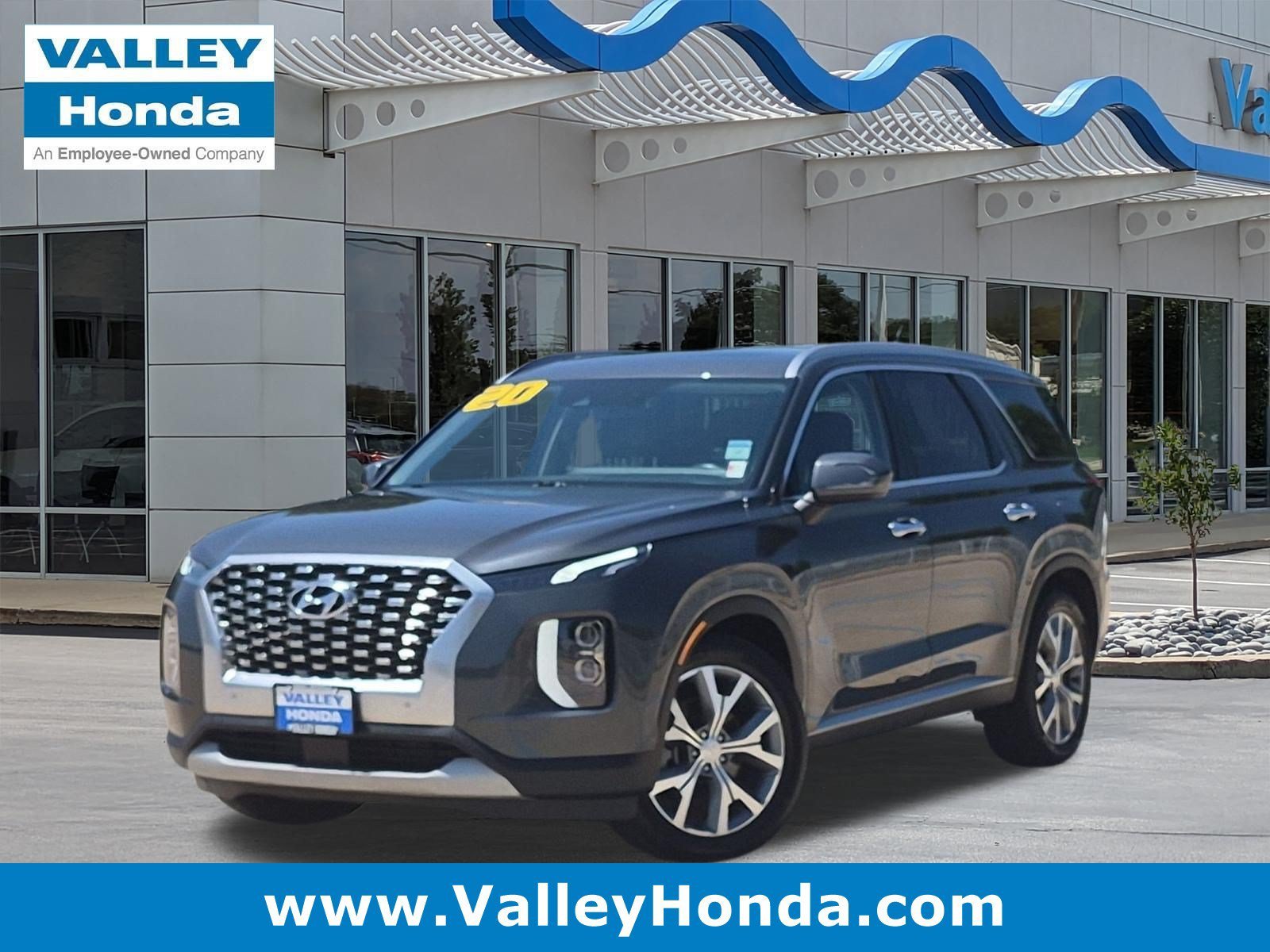 Used 2020 Rainforest Hyundai SEL AWD image 1