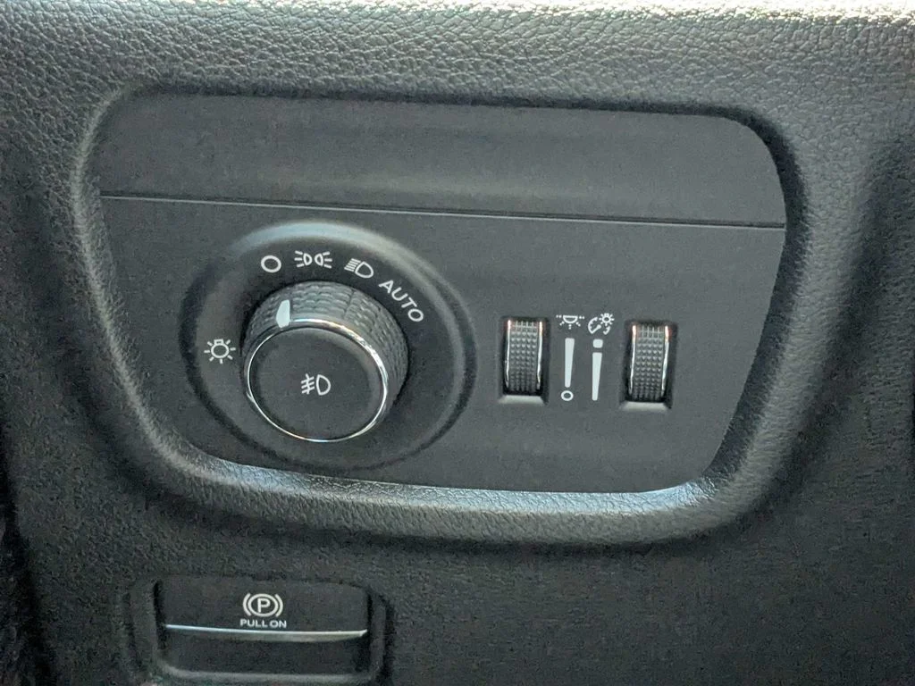 Used 2026 Blue Jeep Limited image 23
